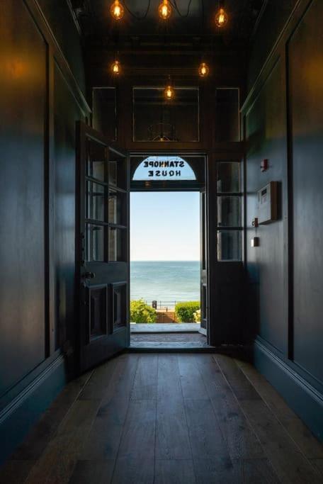 Beachfront Luxury Home With Spectacular Sea Views ハーン・ベイ エクステリア 写真