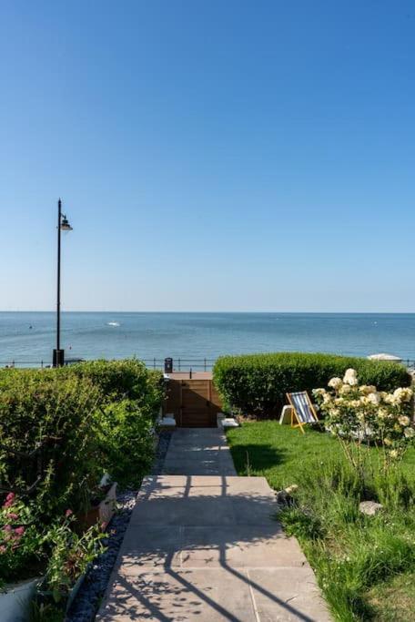 Beachfront Luxury Home With Spectacular Sea Views ハーン・ベイ エクステリア 写真
